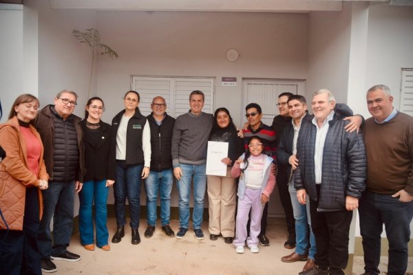 SAN BERNARDO: ZDERO ENTREG&Oacute; VIVIENDAS RECUPERADAS Y CUMPLI&Oacute; EL SUE&Ntilde;O DE LA CASA PROPIA