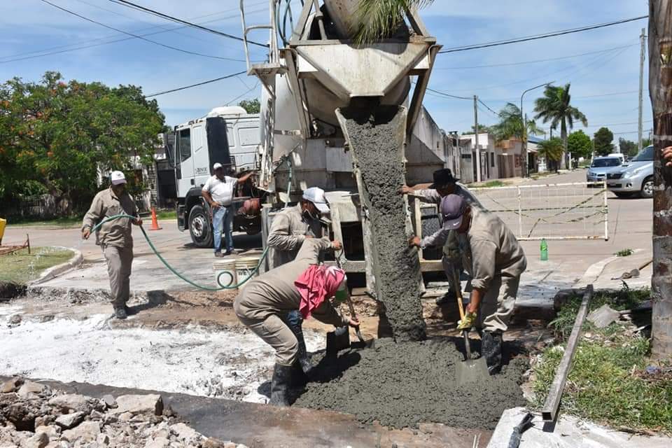 Villa &Aacute;ngela: EL MUNICIPIO REALIZA DIFERENTES TAREAS DE MANTENIMIENTO EN LA CIUDAD
