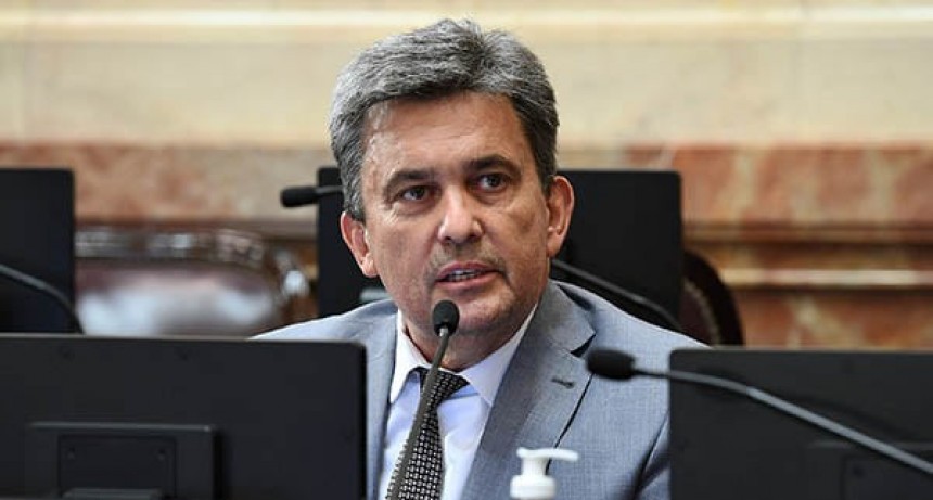 ZIMMERMANN PIDE INFORMES AL GOBIERNO NACIONAL SOBRE EL INCIERTO PROGRAMA DE VACUNACI&Oacute;N