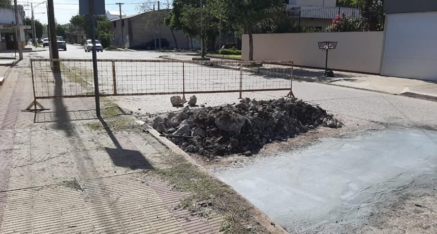 Villa &Aacute;ngela: LA MUNICIPALIDAD COLOC&Oacute; HORMIG&Oacute;N EN DOS CALLES C&Eacute;NTRICAS
