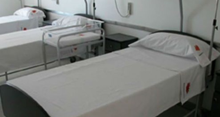 La mujer que estaba a punto de ser cremada viva, sigue internada en terapia intensiva