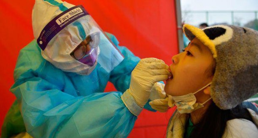 China comenz&oacute; a realizar hisopados anales para detectar el Covid-19