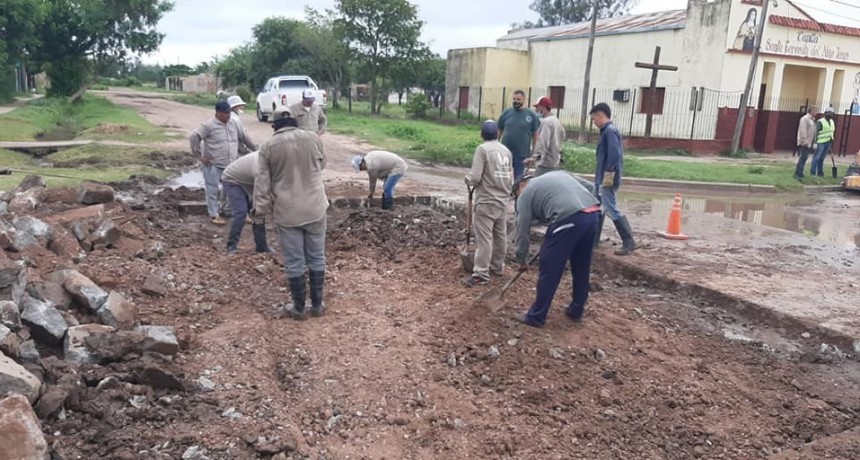 Villa &Aacute;ngela: EL MUNICIPIO REPAR&Oacute; EL BACHE DE ESQUINA NEUQU&Eacute;N Y O&rsquo;HIGGINS