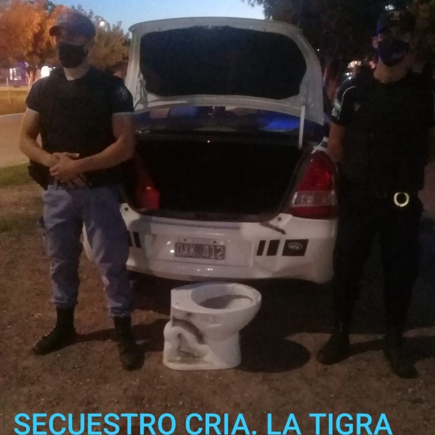 La Tigra: LOGRAN EL RECUPERO DE UN INODORO ROBADO AL PLAY&Oacute;N DEPORTIVO MUNICIPAL DEL BARRIO SUR