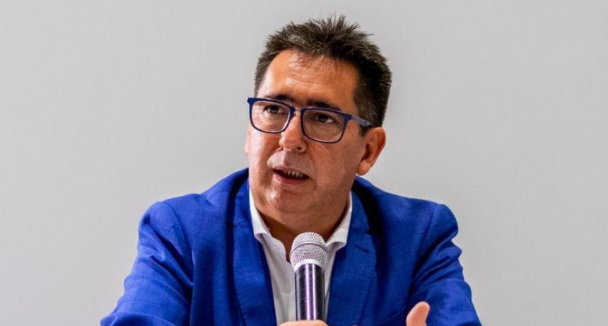 Gustavo Mart&iacute;nez recibi&oacute; una "pi&ntilde;a" de un "trapito"