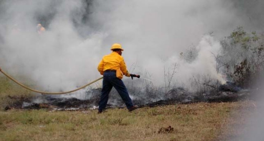 R&iacute;o Negro y Corrientes registran focos activos de incendios
