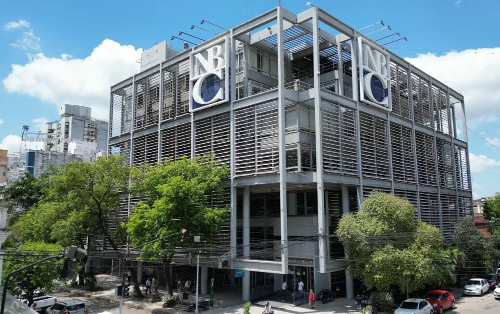 Qu&eacute; se requiere para comprar reales en el Banco del Chaco