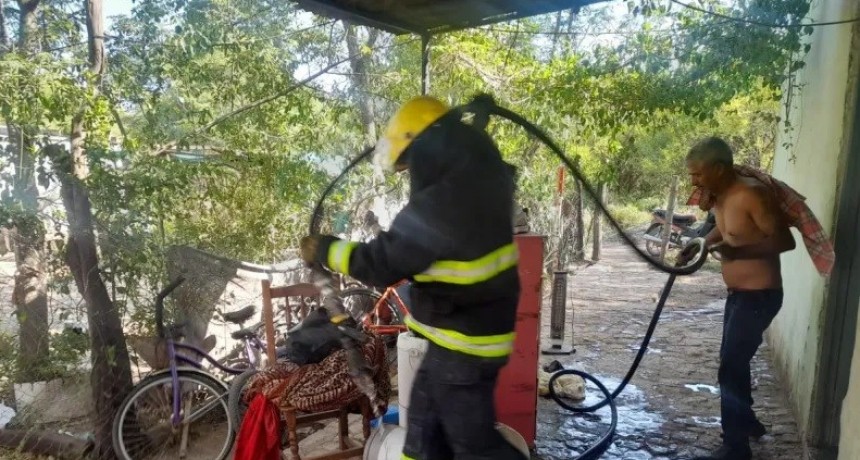 Charata: SE INCENDI&Oacute; UNA VIVIENDA | UNA FAMILIA TERMIN&Oacute; HOSPITALIZADA Y DOS MENORES SUFRIERON QUEMADURAS