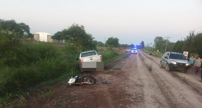Colonia "Los Gansos": UN MOTOCICLISTA FUE HOSPITALIZADO TRAS CHOCAR CON UNA CAMIONETA 