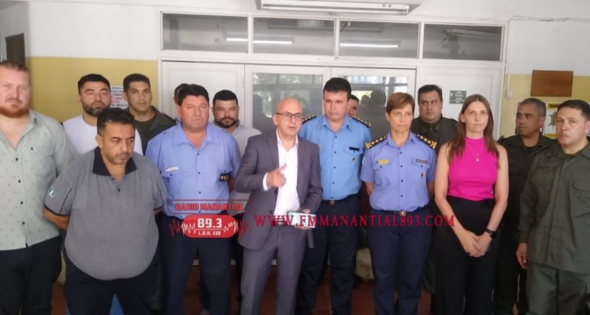 Villa &Aacute;ngela: SE PRESENT&Oacute; A LAS AUTORIDADES POLICIALES Y DE GENDARMER&Iacute;A NACIONAL QUE TRABAJAN EN EL CASO DEL AVI&Oacute;N ESTRELLADO