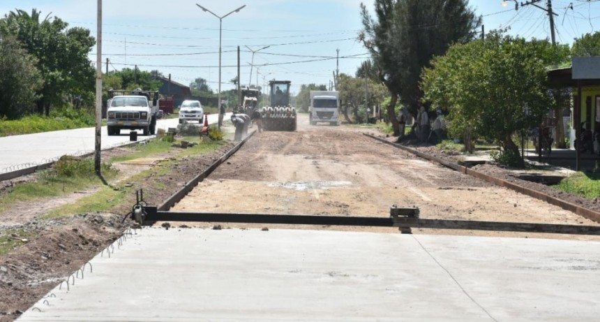 Villa &Aacute;ngela: EL INTENDENTE PAPP VALOR&Oacute; LA CALIDAD Y CELERIDAD DE LA OBRA DE PAVIMENTO DEL BARRIO SARGENTO CABRAL 