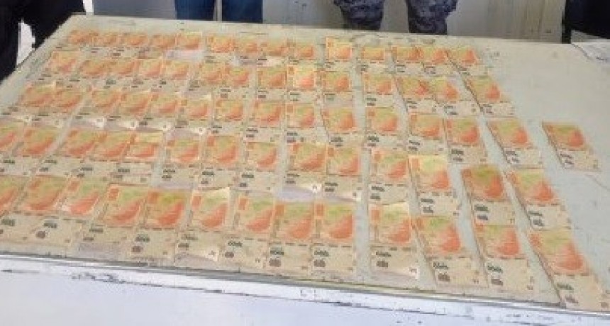 Villa &Aacute;ngela: COMERCIANTE DENUNCI&Oacute; EL ROBO DE 89 MIL PESOS Y DETUVIERON A UNO DE SUS EMPLEADOS