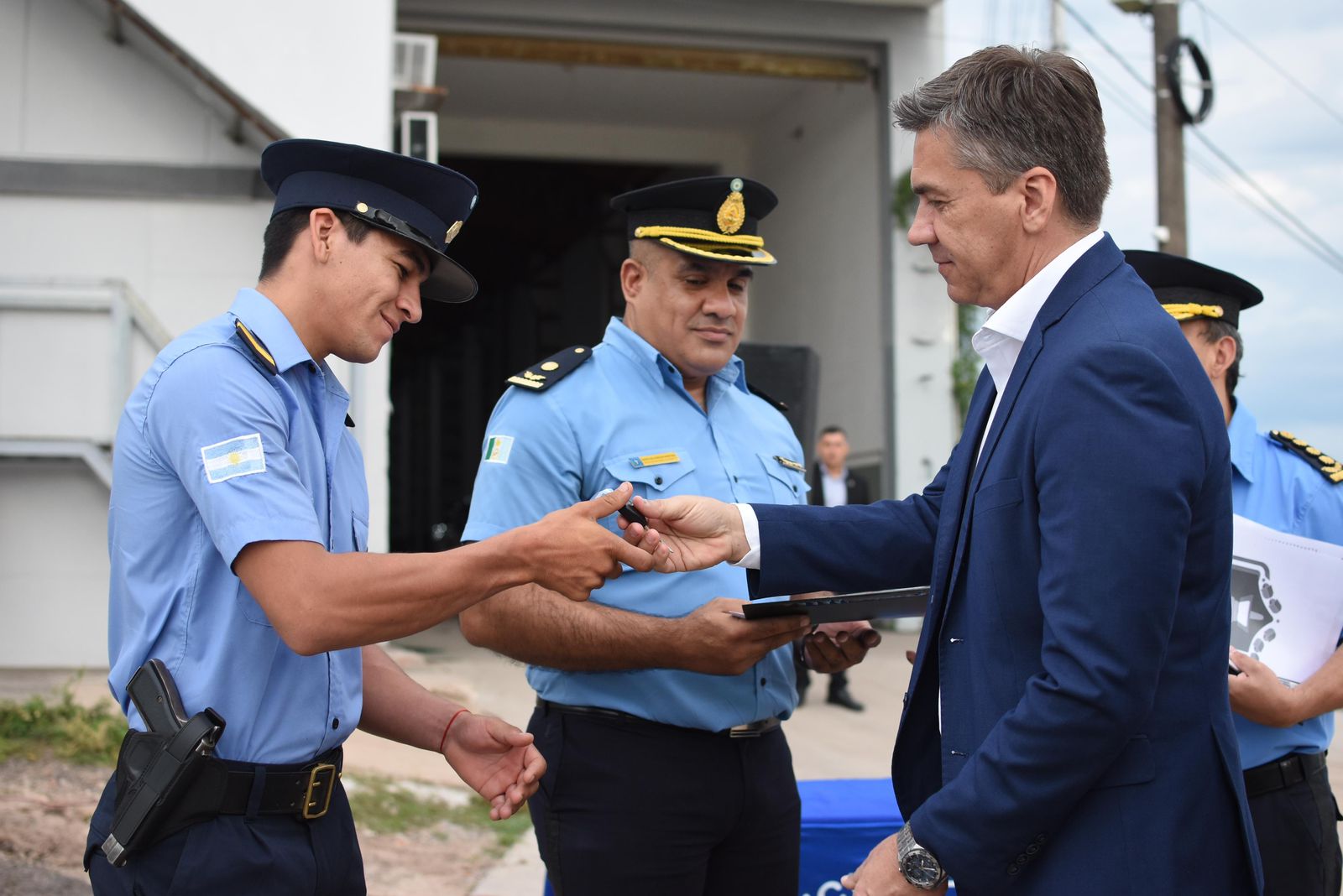 El Gobierno entreg&oacute; a la Polic&iacute;a veh&iacute;culos que eran usados por funcionarios durante la gesti&oacute;n anterior