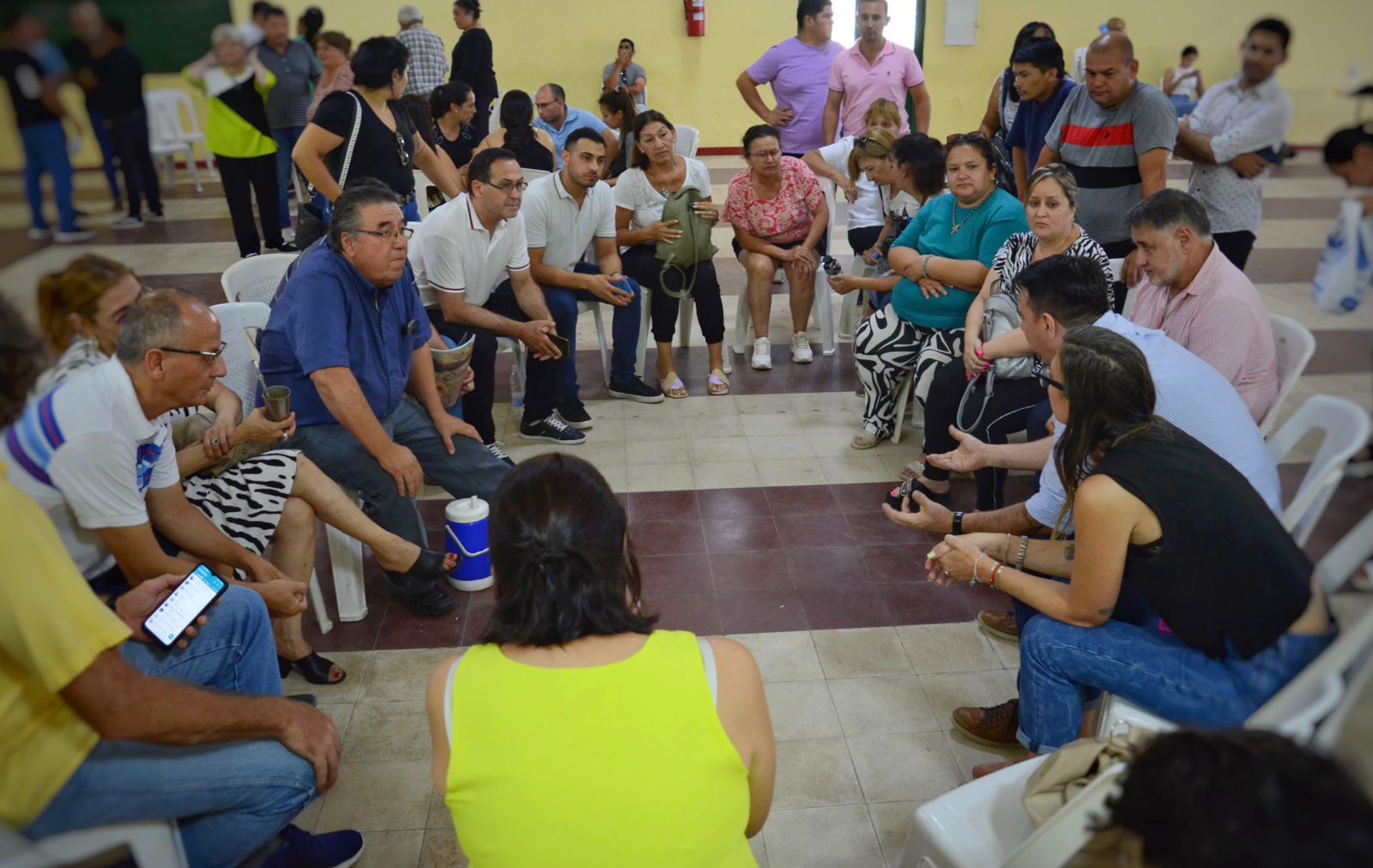 Villa &Aacute;ngela: FUNCIONARIOS DEL GOBIERNO PROVINCIAL ATENDIERON DEMANDAS DE VECINOS E INSTITUCIONES