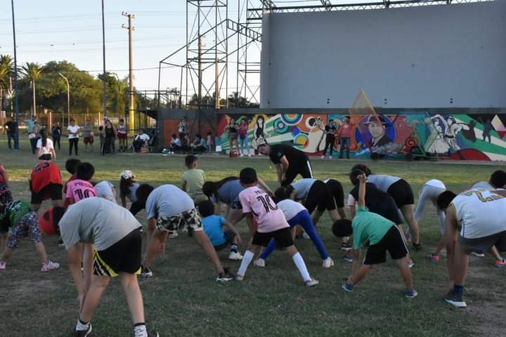Villa &Aacute;ngela: COMENZARON LAS TARDES RECREATIVAS EN EL CARLOS GARDEL