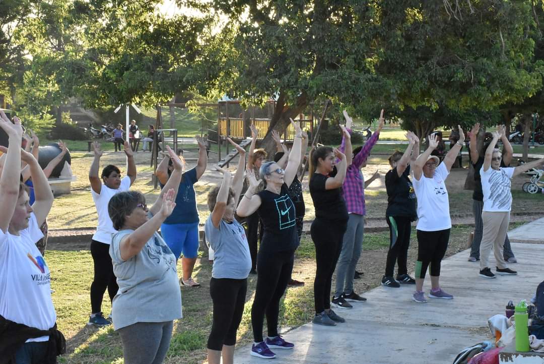 Villa &Aacute;ngela: EL MUNICIPIO COMENZ&Oacute; CON LAS "TARDES RECREATIVAS" PARA ADULTOS EN EL PARQUE DEL CENTENARIO 