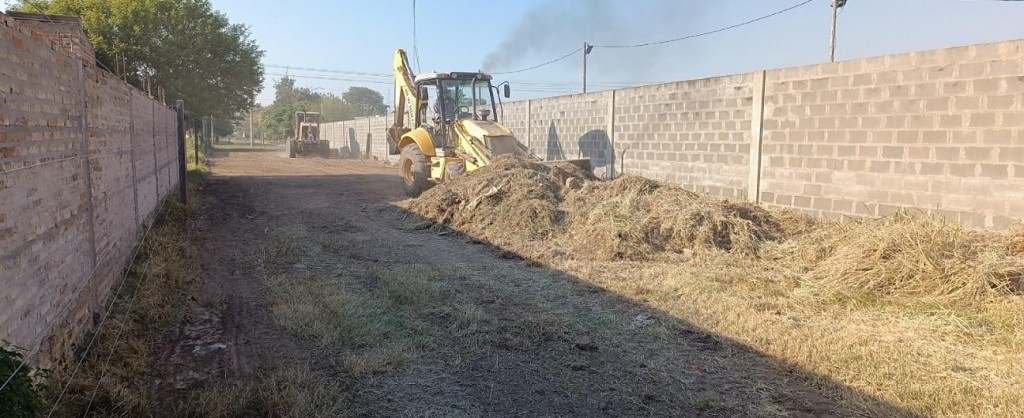 Villa Ángela: EL MUNICIPIO REALIZA TAREAS PARA LA APERTURA DE LA CALLE ANTONIO BELOTTI