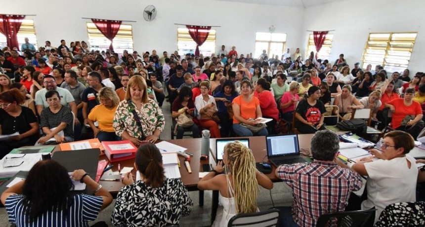 LA EDUCACI&Oacute;N CHAQUE&Ntilde;A INICIA EL 2025 CON M&Aacute;S DE 2000 NUEVOS DOCENTES TITULARES