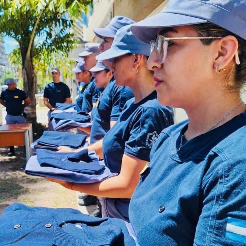 CASA DE GOBIERNO: 75 NUEVOS UNIFORMES PARA EFECTIVOS POLICIALES
