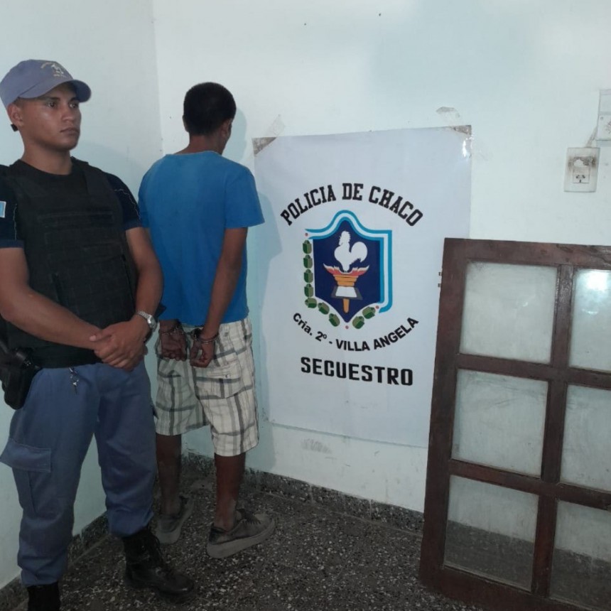 Villa &Aacute;ngela: DETIENEN A UN CIUDADANO QUE TRASLADABA UNA HOJA DE VENTANA Y CONTABA  CON UN PEDIDO DE RESTRICCI&Oacute;N VIGENTE 