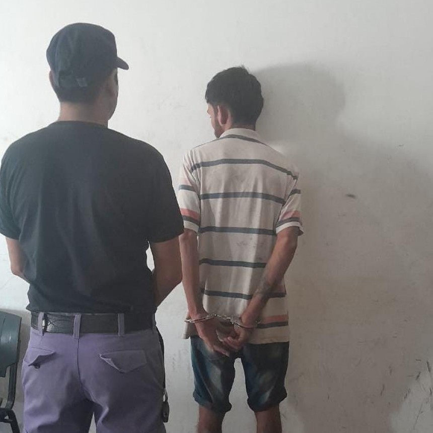 Villa &Aacute;ngela: DETIENEN A UN HOMBRE POR SUSTRAER UN PAR DE ZAPATILLAS