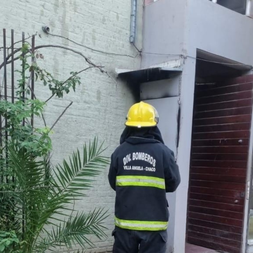 Villa &Aacute;ngela: BOMBEROS SOFOCO EL INCENDIO SOBRE EL MEDIDOR DE UN DEPARTAMENTO