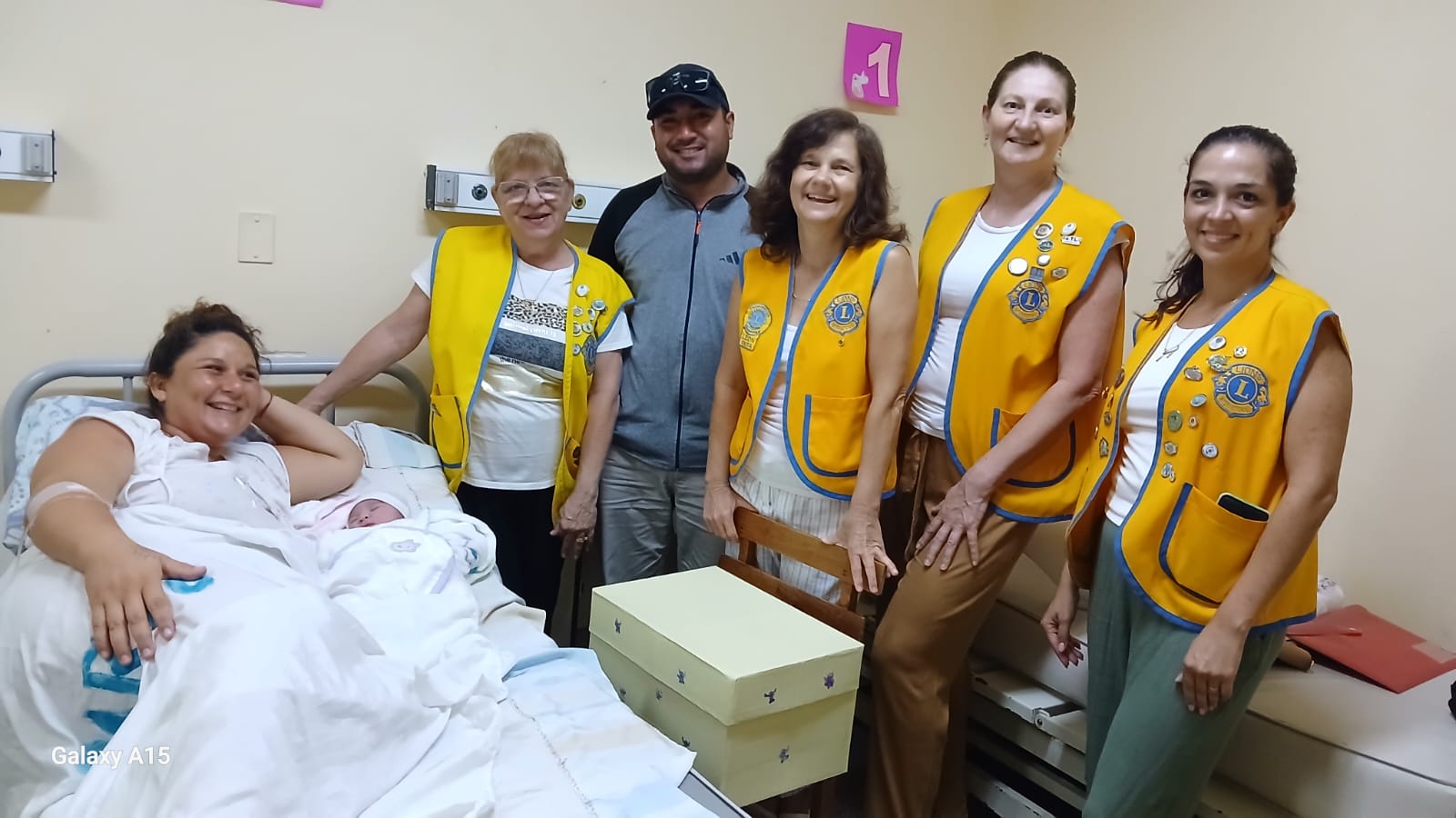 EL CLUB DE LEONES ACOMPAÑÓ EL PRIMER NACIMIENTO DE 2026 EN VILLA ÁNGELA