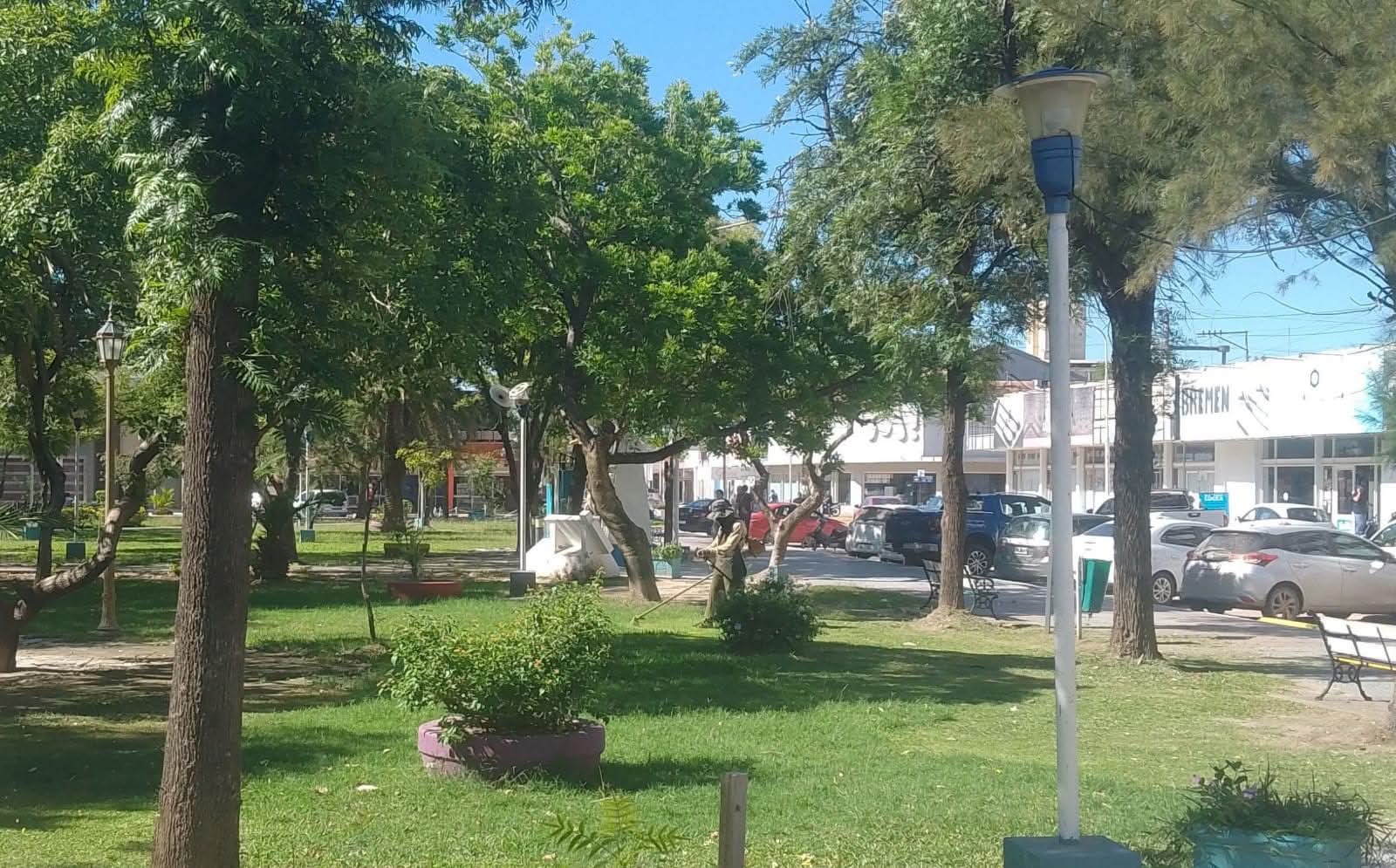 LA SECRETARÍA DE SERVICIOS PÚBLICOS REALIZA EL CORTE DE PASTO EN ESPACIOS RECREATIVOS Y EN INSTITUCIONES DE LA LOCALIDAD