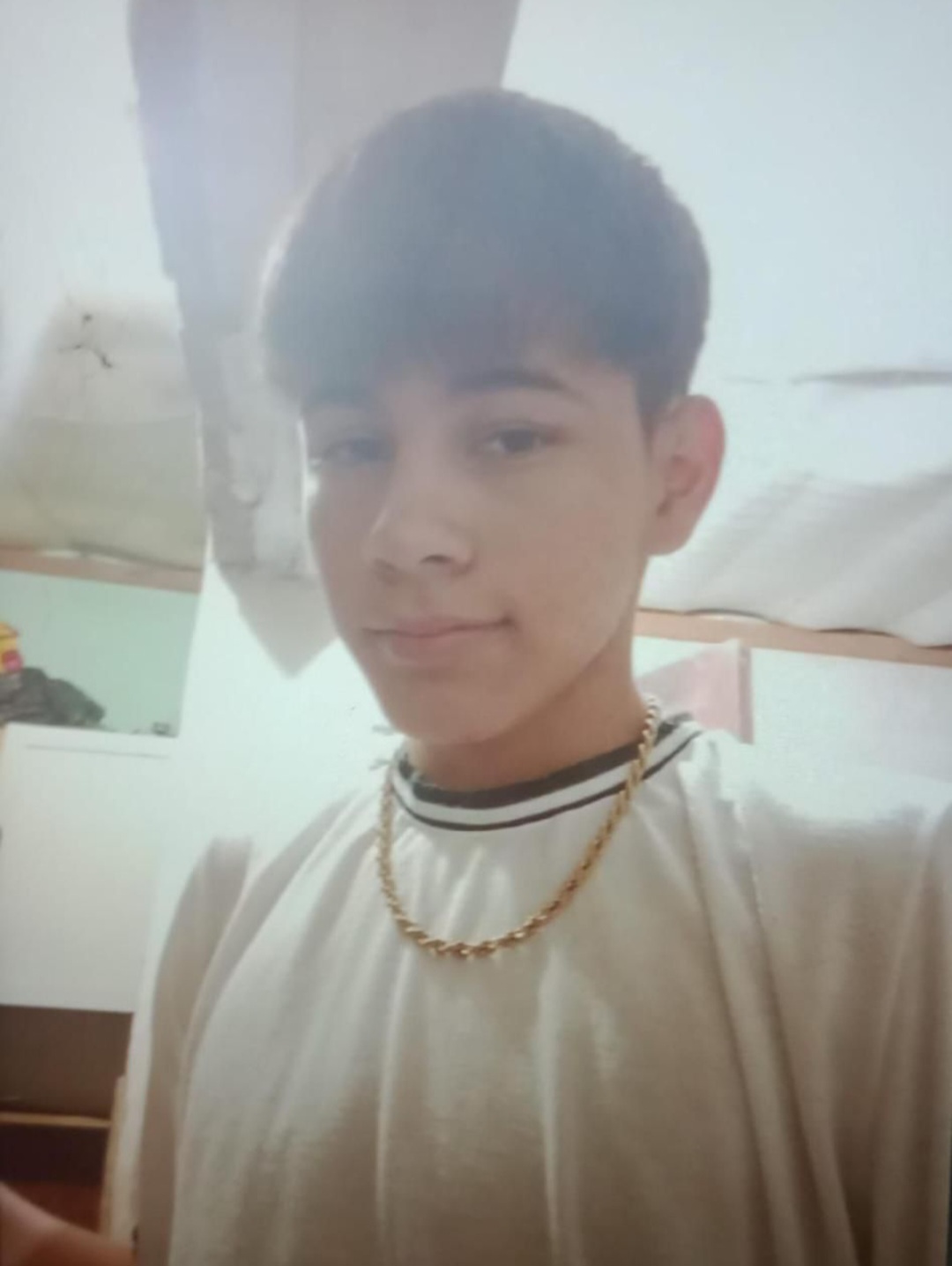 BUSCAN A UN ADOLESCENTE DE 16 AÑOS EN VILLA ÁNGELA