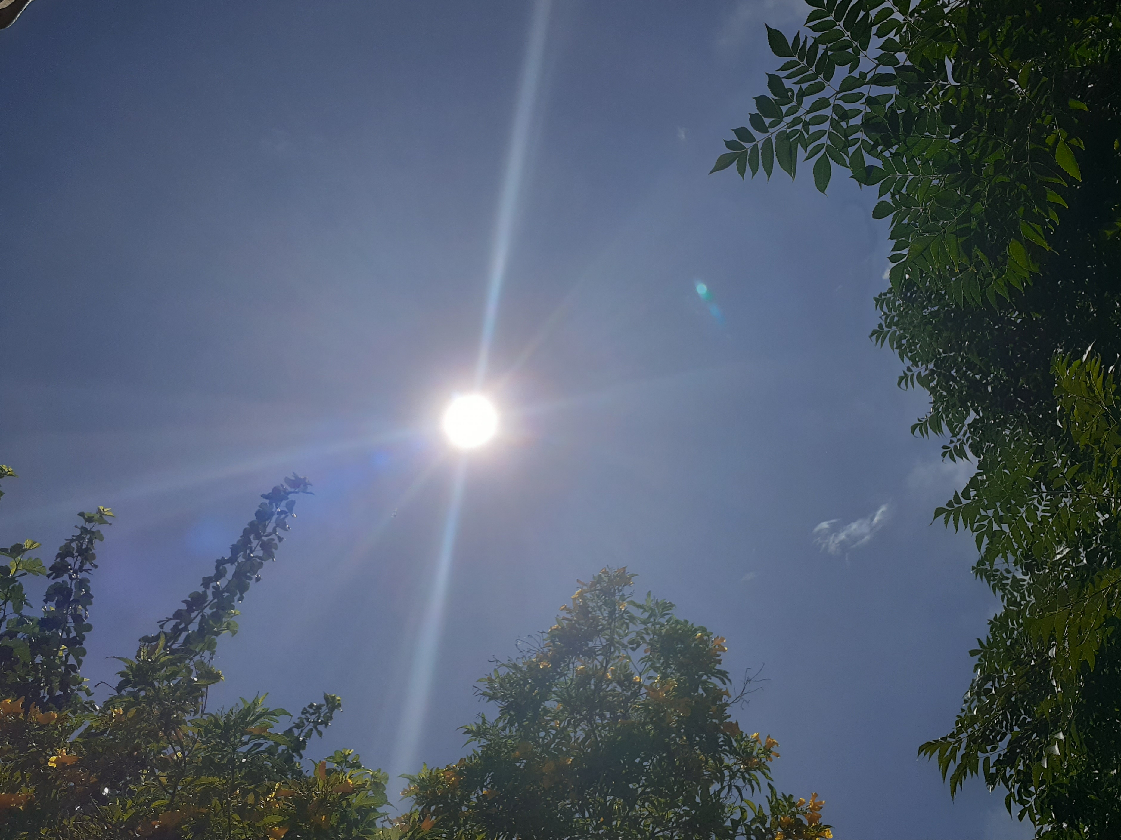 Villa Angela: TRAS LAS PRECIPITACIONES EN HORAS DE LA MADRUGADA  COMIENZA A SUBIR LA TEMPERATURA .