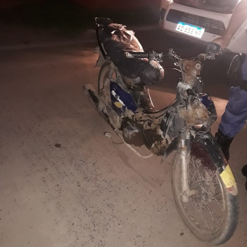 VILLA &Aacute;NGELA: UNA MOTO FUE ROBADA FUERA DEL POOL "AMERICAN", FUE RECUPERADA POR PERSONAL POLICIAL