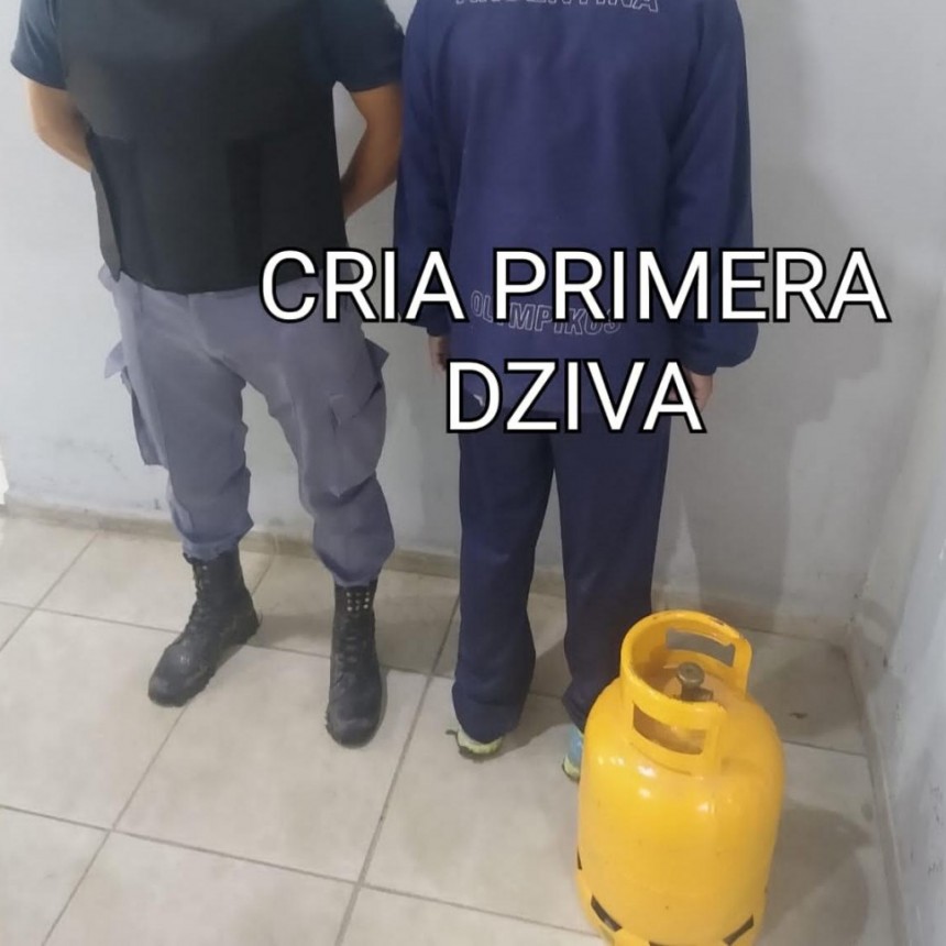 Villa &Aacute;ngela: EL PERSONAL POLICIAL RECUPERA UNA GARRAFA Y DETIENE A UNO DE LOS RESPONSABLES DEL ROBO