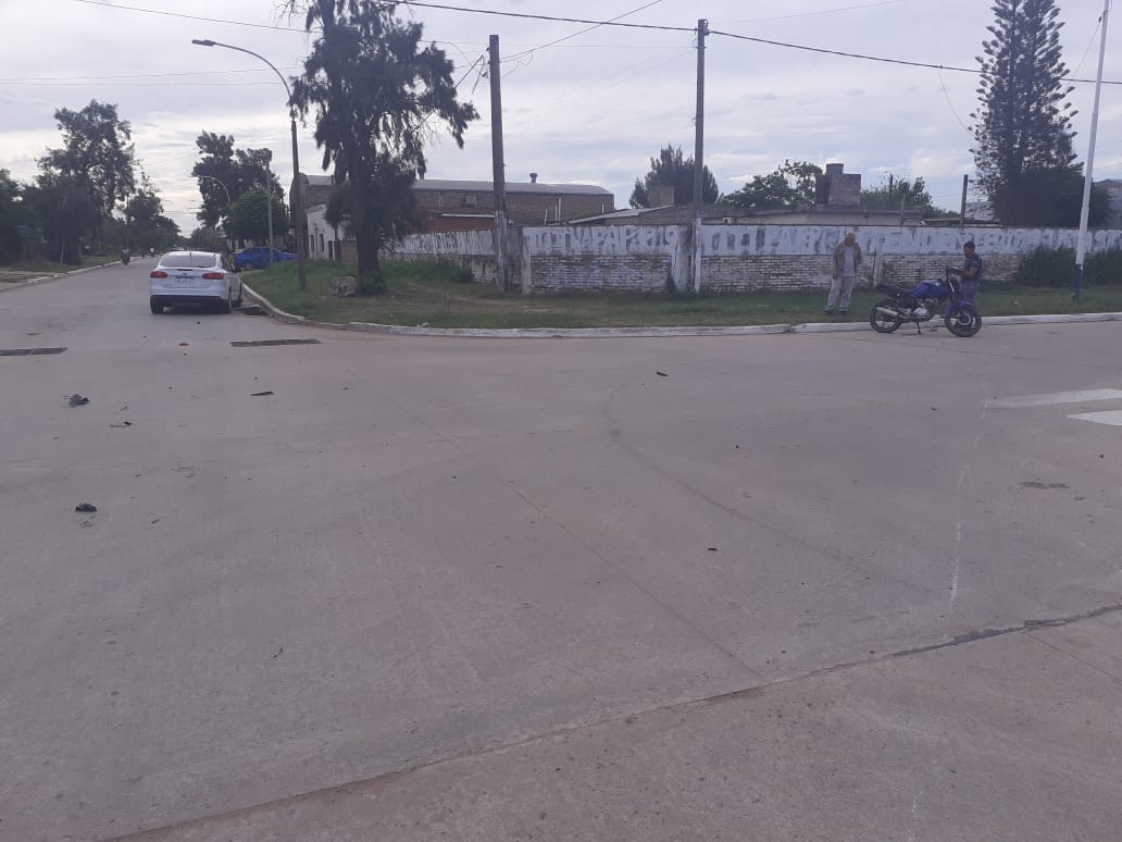 Villa &Aacute;ngela: ACCIDENTE DE TRANSITO ENTRE UNA MOTO Y UN AUTOMOVIL 