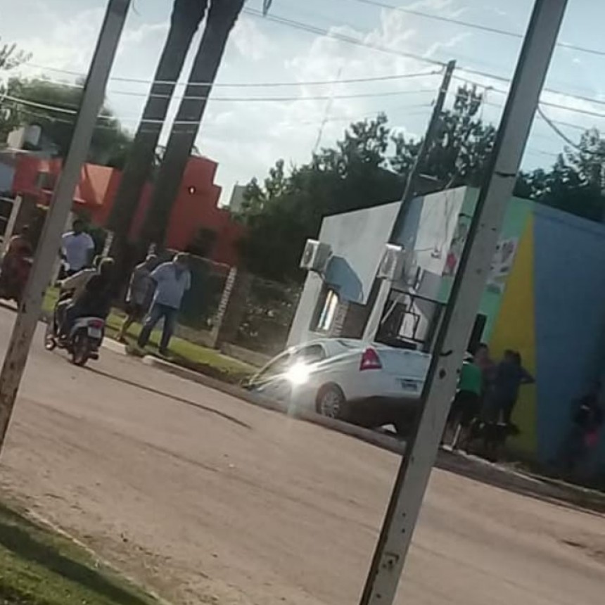 San Bernardo: UN AUTO CAE A UNA CUNETA TRAS EVADIR UN CAMI&Oacute;N