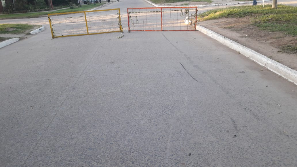Villa &Aacute;ngela: UN HOMBRE DE  74 A&Ntilde;OS CHOCO CON SU MOTO UN VALLADO UBICADO POR AVENIDA KENNEDY