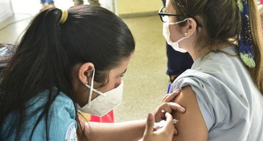 &iquest;C&oacute;mo ser&aacute; la vacunaci&oacute;n de docentes y personal de educaci&oacute;n?