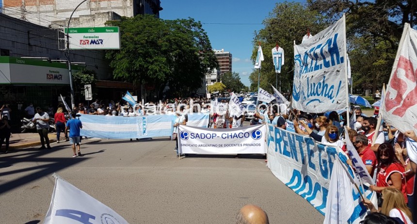 Docentes no iniciar&aacute;n las clases y convocan a una nueva movilizaci&oacute;n