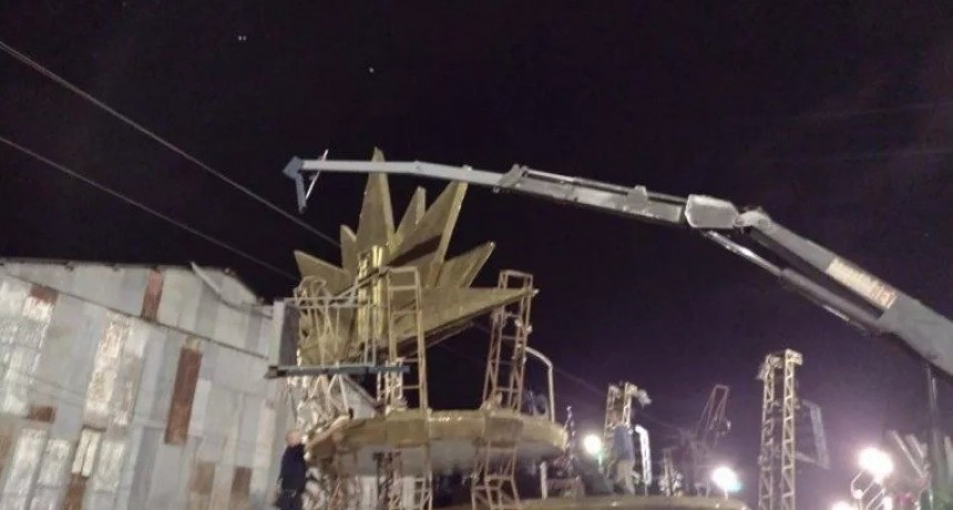 Dos heridos al caer una gr&uacute;a en el Carnaval de Gualeguaych&uacute;