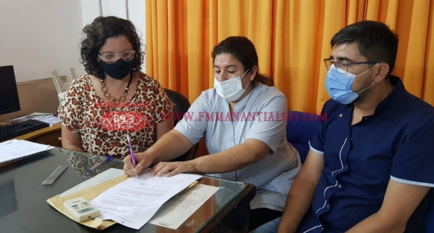 Villa &Aacute;ngela: KARINA RAMIREZ, DIRECTORA DE ZONA SANITARIA 1 | &ldquo;&hellip;hoy en d&iacute;a estamos entre 3. 4 o 5 pacientes nada m&aacute;s en forma leve&hellip;&rdquo;
