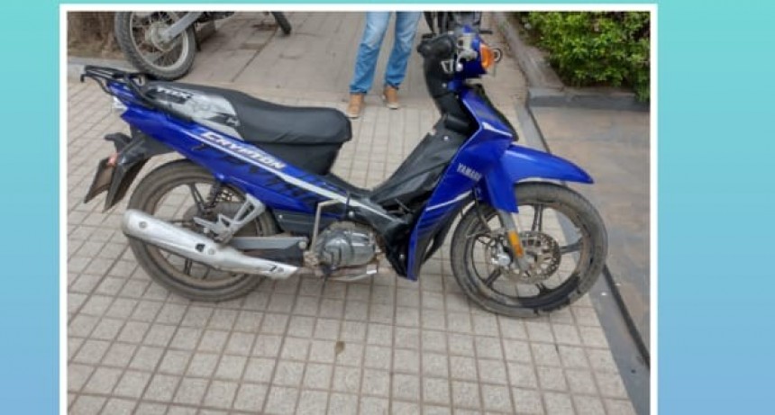 Villa &Aacute;ngela: MUJER DENUNCI&Oacute; EL ROBO DE SU MOTO|  INVESTIGACI&Oacute;N LA ENCONTR&Oacute; DONDE LA HAB&Iacute;A ESTACIONADO ANTERIORMENTE