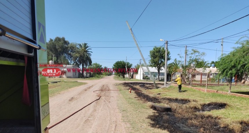 Villa &Aacute;ngela: INCENDIO DE PASTIZAL AFECT&Oacute; UN POSTE DEL TENDIDO EL&Eacute;CTRICO