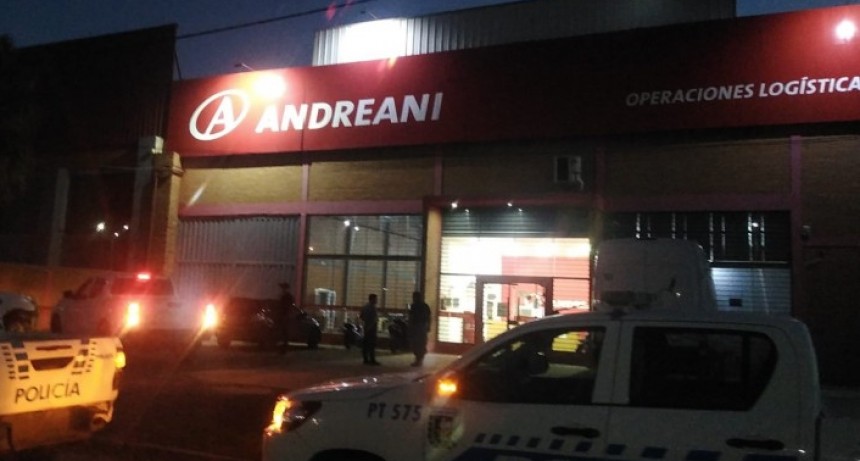 S&aacute;enz Pe&ntilde;a: Entraron a robar a una sucursal de Andreani: se llevaron varios paquetes de los que se desconoce el contenido