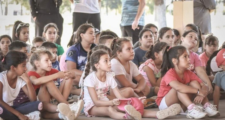 M&Aacute;S DE 90 NI&Ntilde;OS DISFRUTAN DE LA COLONIA DE VACACIONES &ldquo;SIEMPRE EN MARCHA&rdquo; ORGANIZADA POR EL MUNICIPIO DE VILLA &Aacute;NGELA
