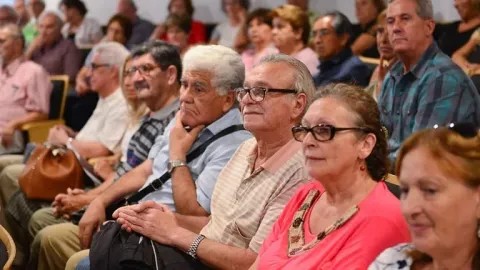 Anunciaron un bono de 15 mil pesos durante tres meses para jubilados que cobran la m&iacute;nima