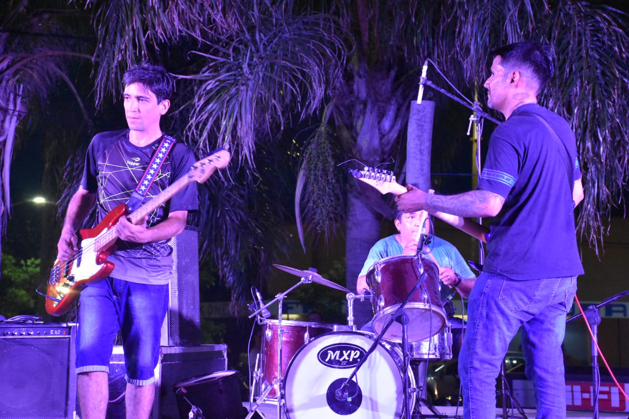 EL ROCK ABRI&Oacute; EL "VERANO EN MARCHA" EN VILLA &Aacute;NGELA 