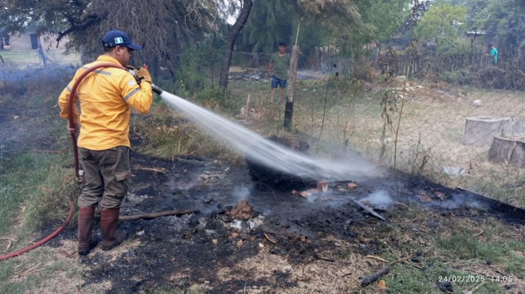 Villa Ángela: BOMBEROS SOFOCO TRES INCENDIOS DE RESIDUOS Y PASTIZALES EN LA JORNADA DE ESTE 24 DE FEBRERO