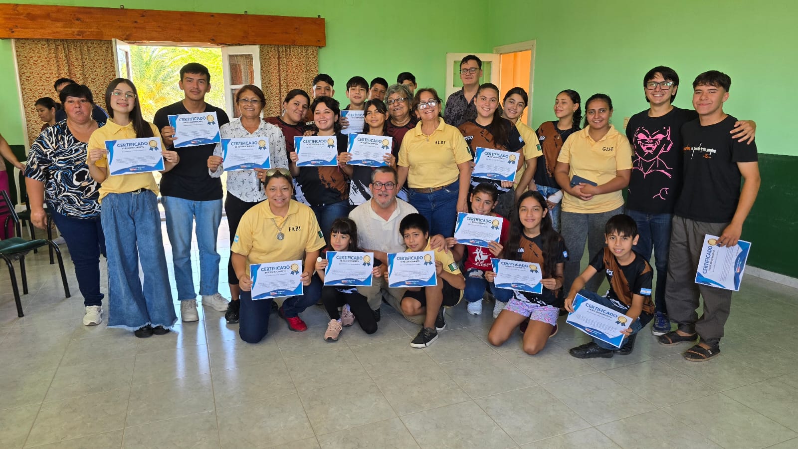 Reconocimiento de Presidencia del Concejo a la academia de danzas folcl&oacute;ricas "Alborada de Pa&ntilde;uelos
