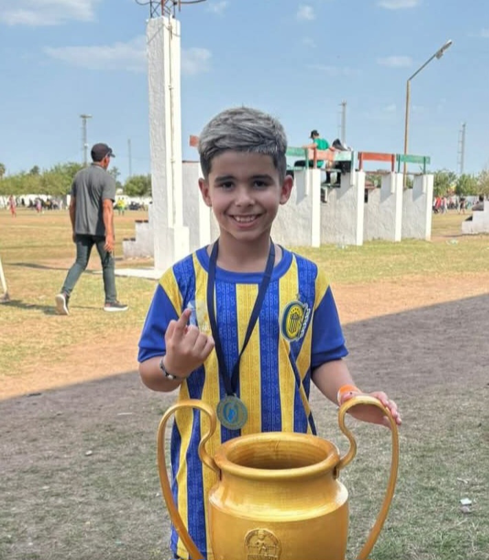 UN NIÑO CHAQUEÑO RUMBO AL SUEÑO EUROPEO: BENICIO MORALES JUGARÁ LA BARÇA ACADEMY WORLD CUP 2026