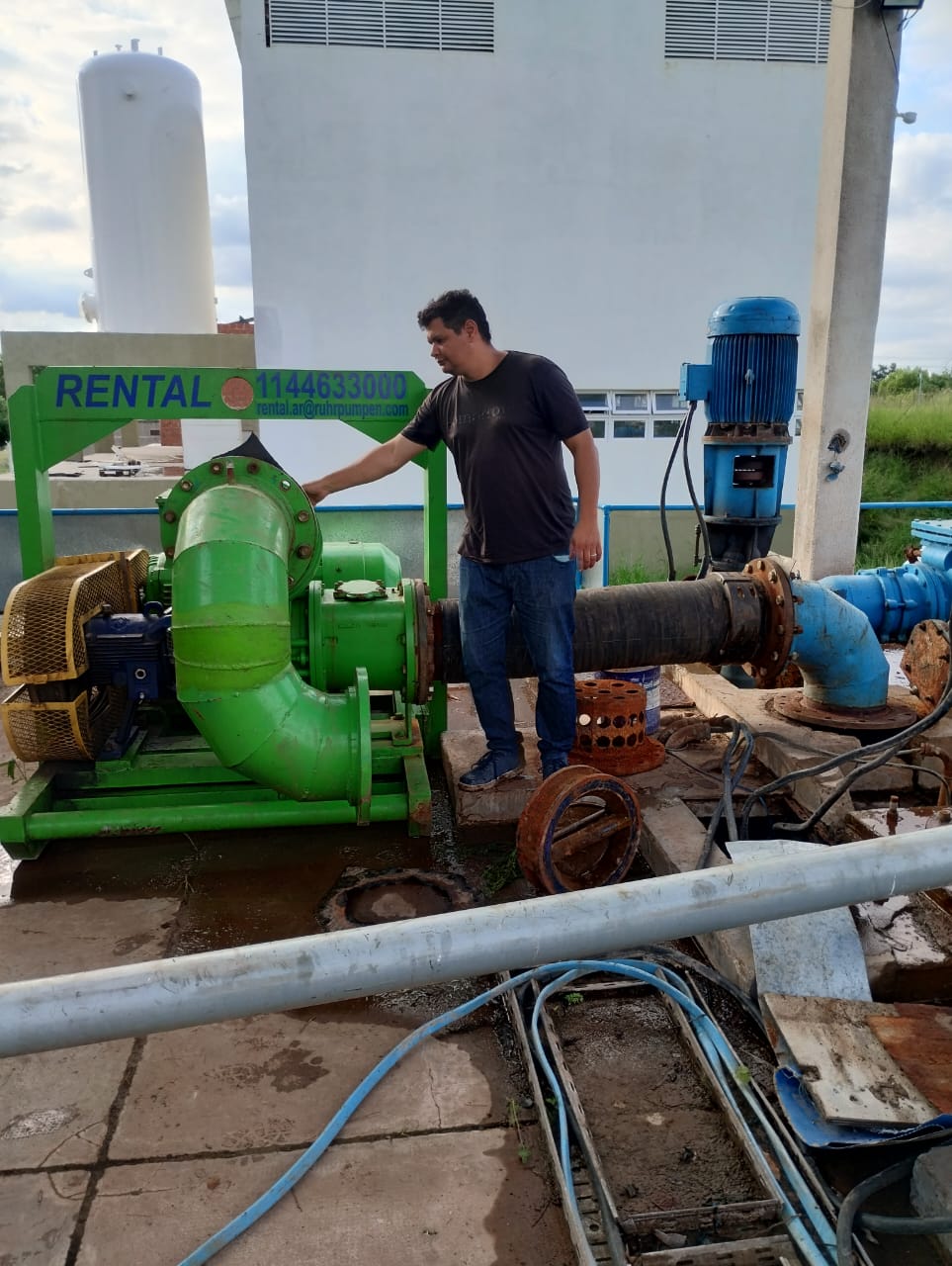 SE NORMALIZA DE MANERA PAULATINA EL SUMINISTRO DE AGUA EN VILLA ÁNGELA