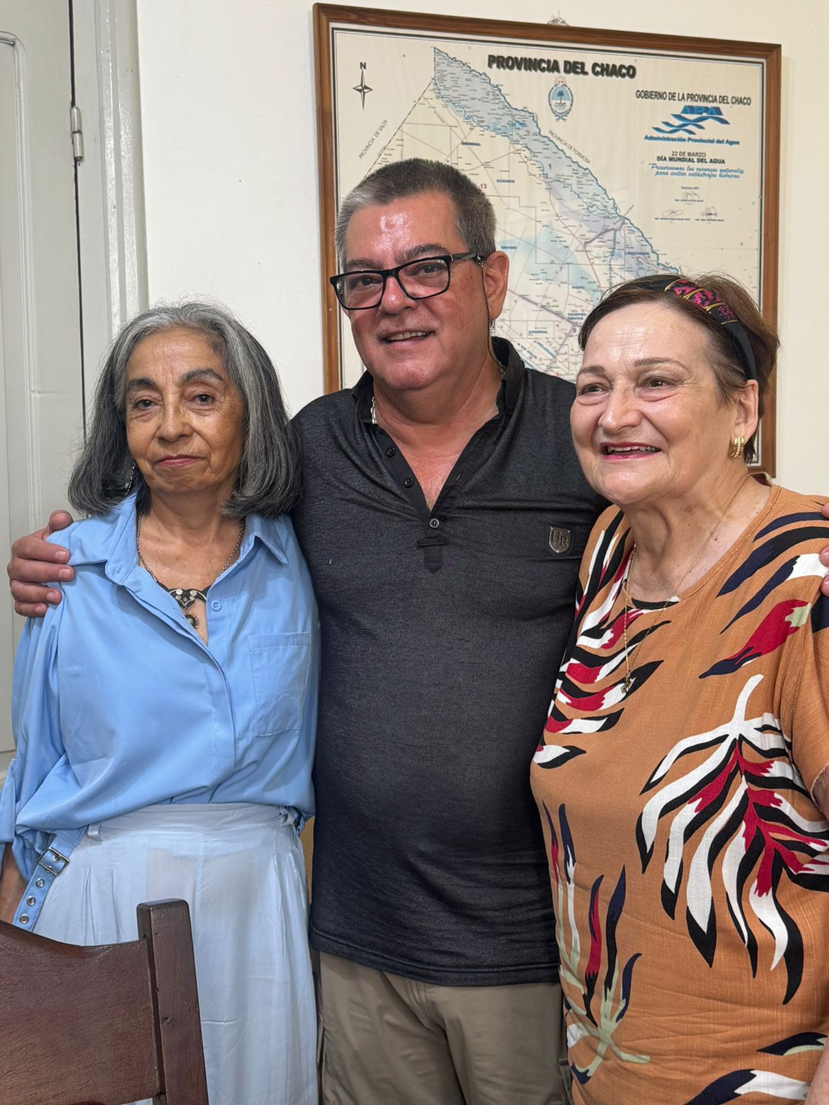 BUYATTI RECIBIÃ A ESCRITORAS LOCALES Y A  UN REALIZADOR QUE DOCUMENTA LA HISTORIA DE MALVINAS 